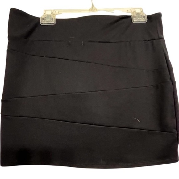 American Eagle Outfitters size Xl black mini skirt - Picture 1 of 7